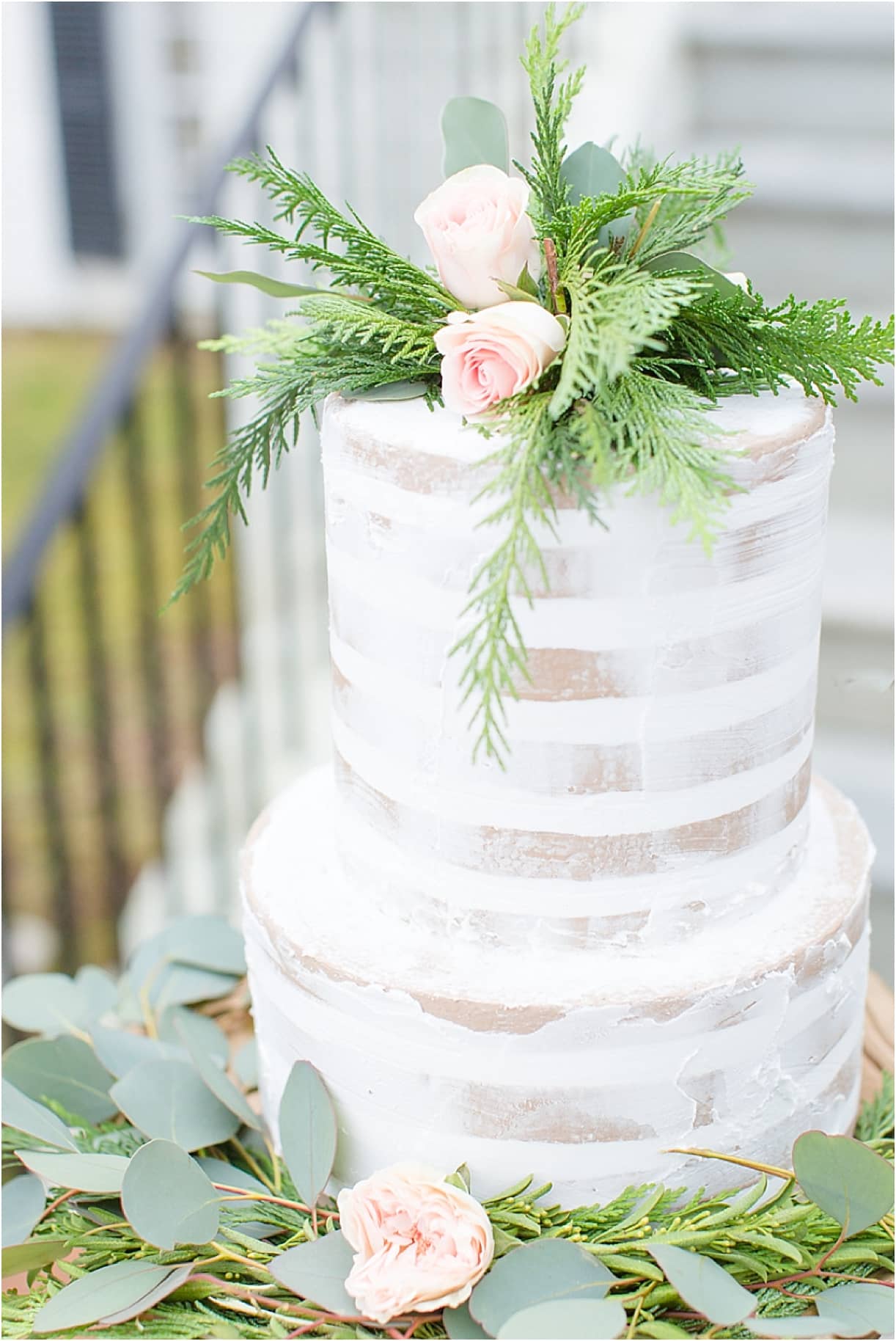 Virginia Lovely Plantation Shoot as seen on Hill City Bride Wedding Blog by Shelby Dickinson Photography Naked Cake Nearly