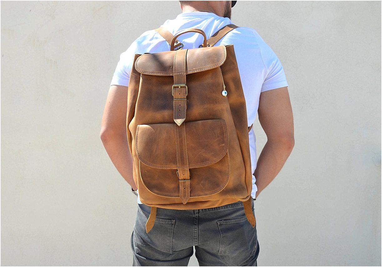 Christmas Gifts for Men who Love the Outdoors | Hill City Bride Virginia Wedding Blog Leather Backpack