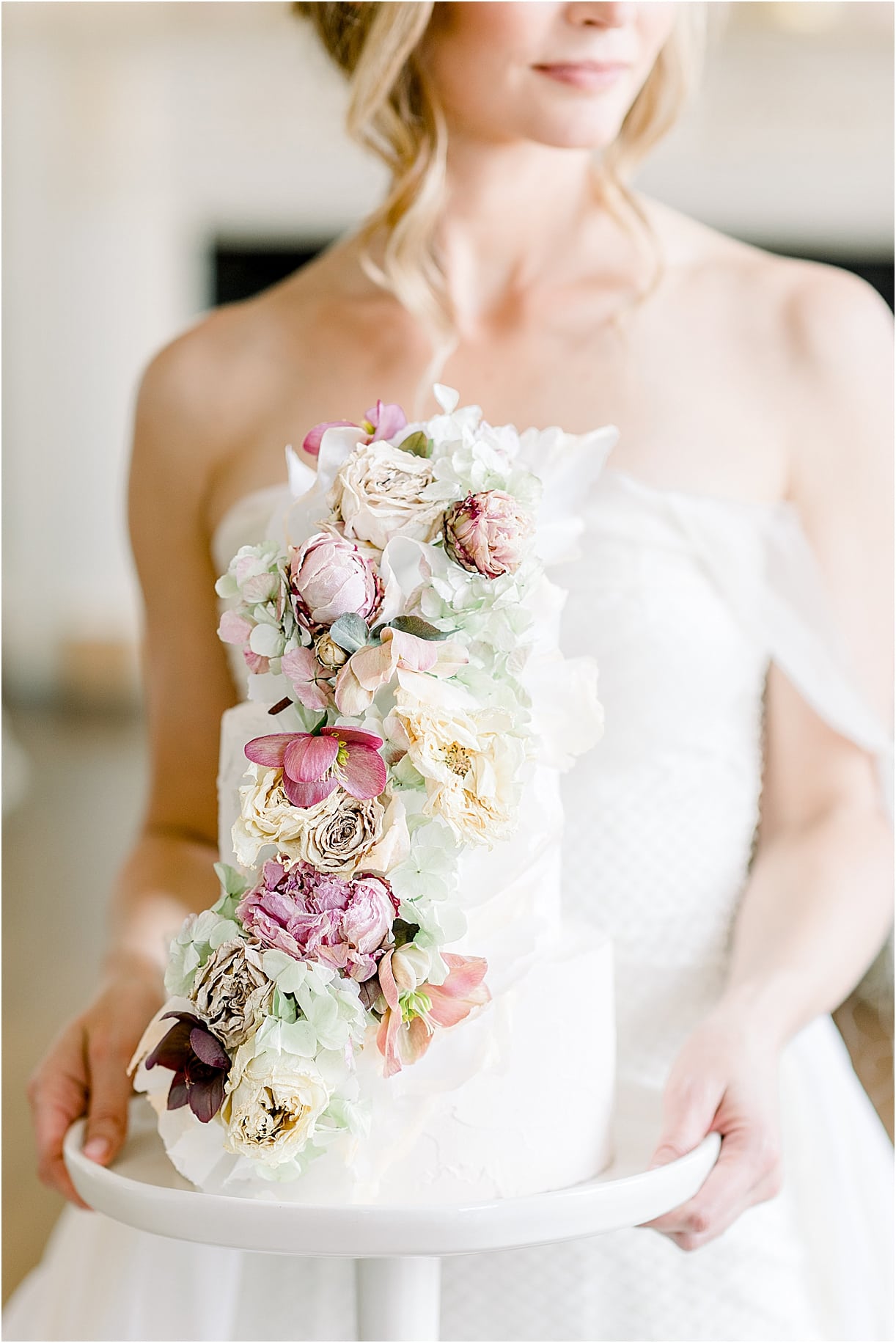 Light Pink Wedding Theme | Hill City Bride | Blush Pink and Navy Blue Wedding Cake