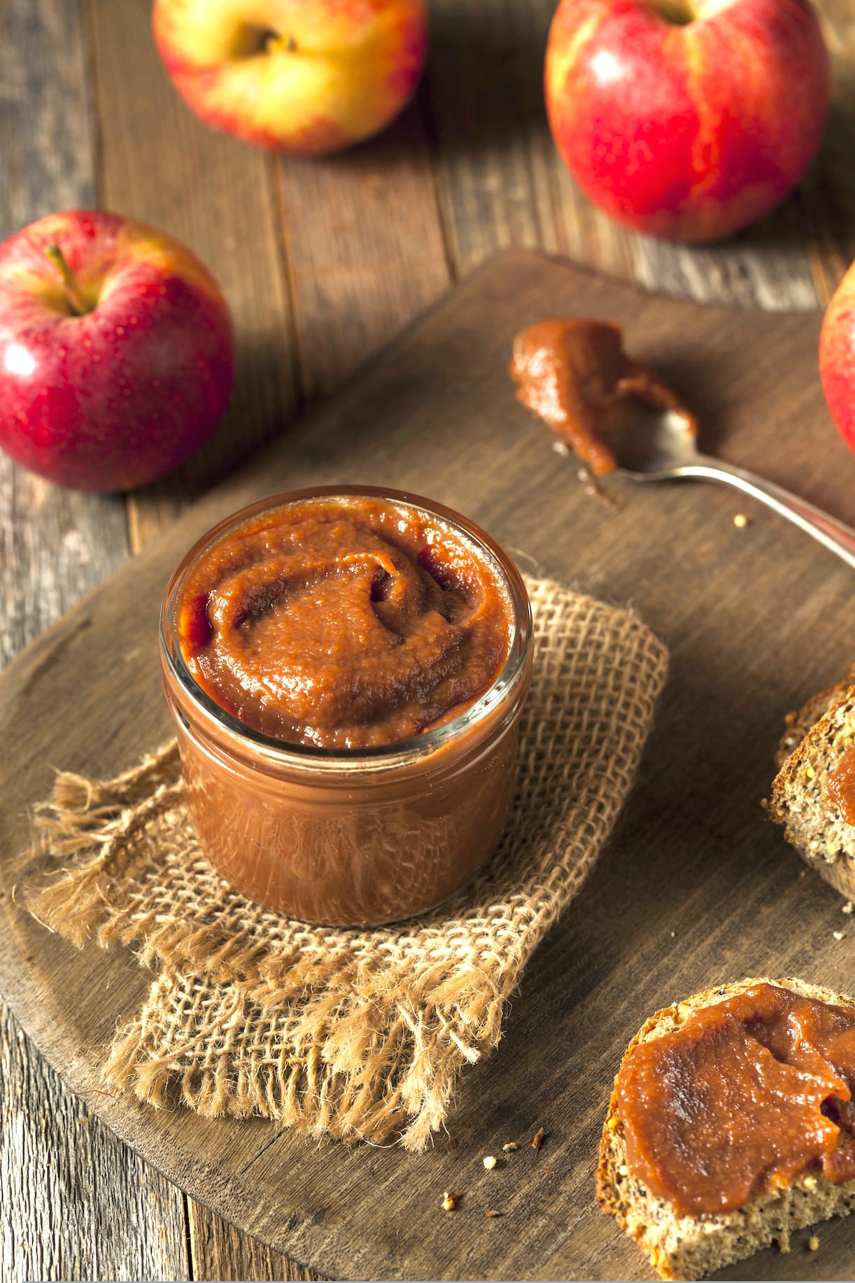 Homemade Sweet Apple Butter with Cinnamon and Nutmeg