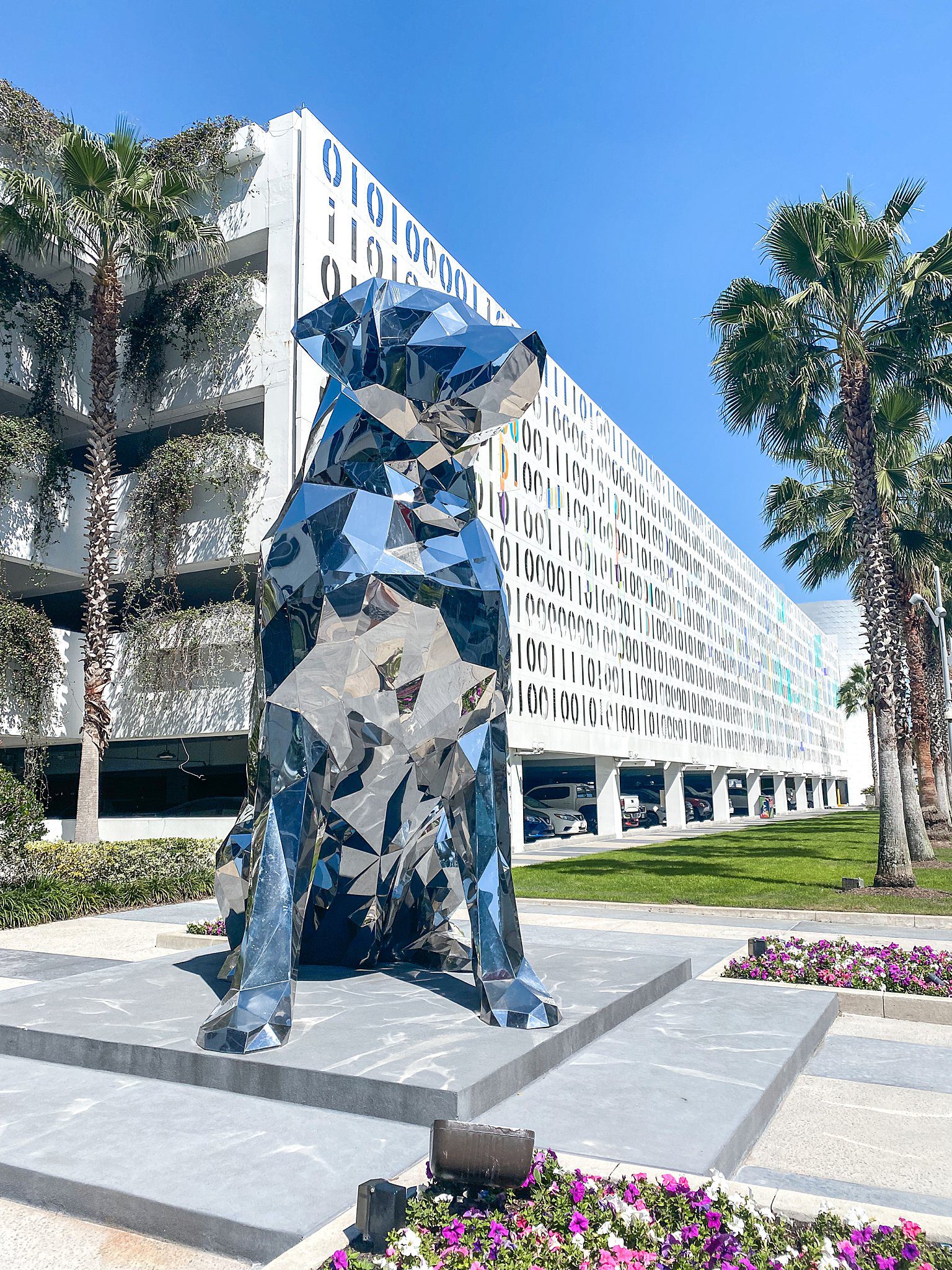 Geometric Dog Statue in Orlando Florida