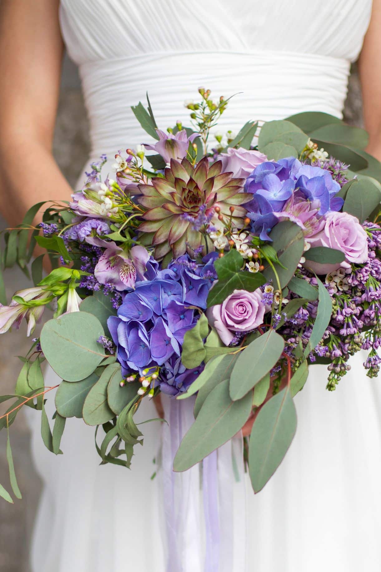 Crescent Bouquet Shape Wedding