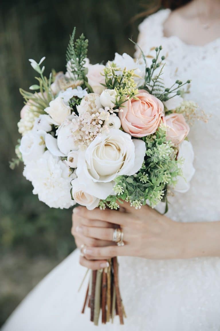 8 Fab Wedding Flower Bouquet Shapes to Use on Your Big Day