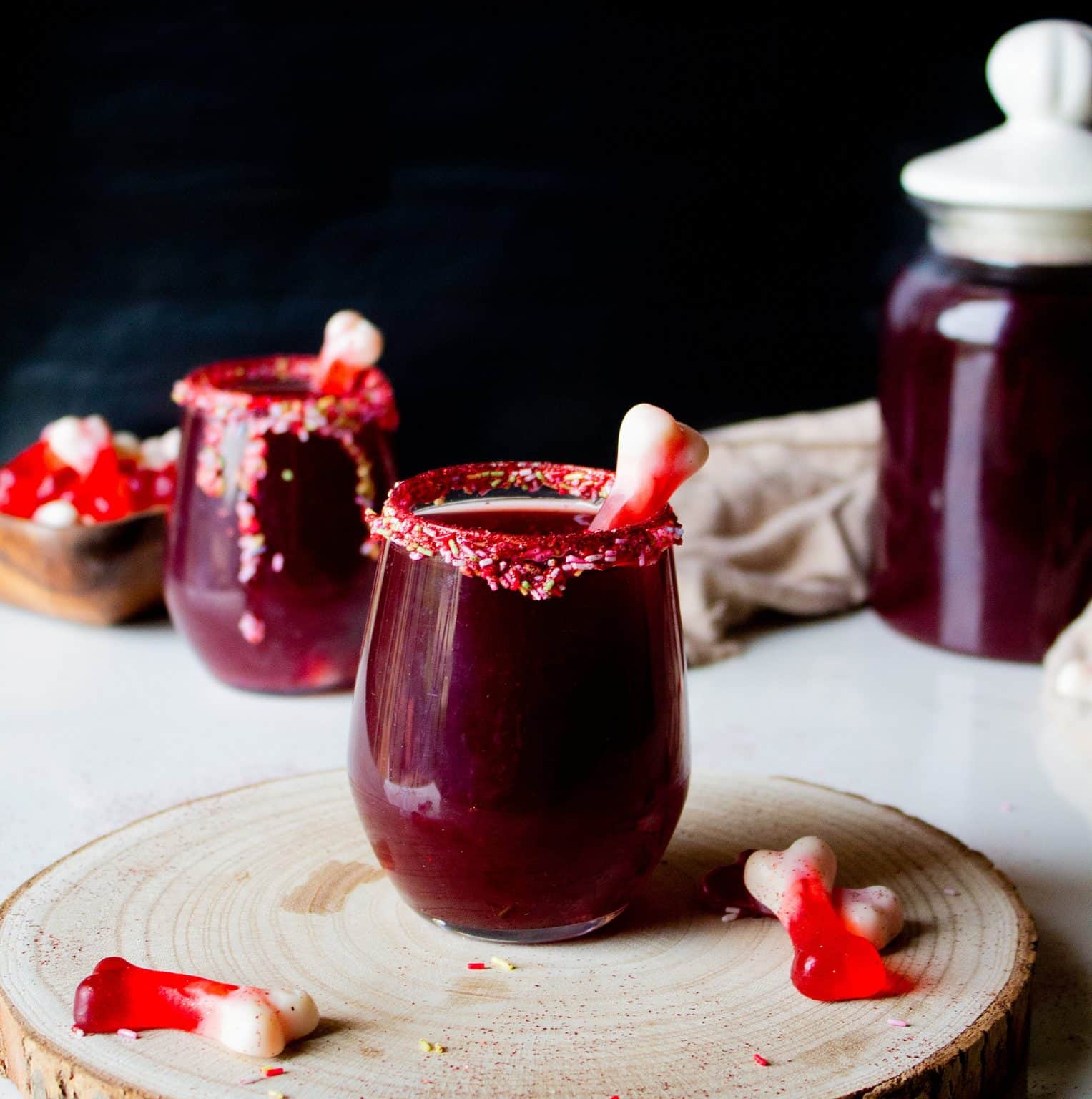 How to Make an Easy Halloween Mocktail for Your Fall Wedding