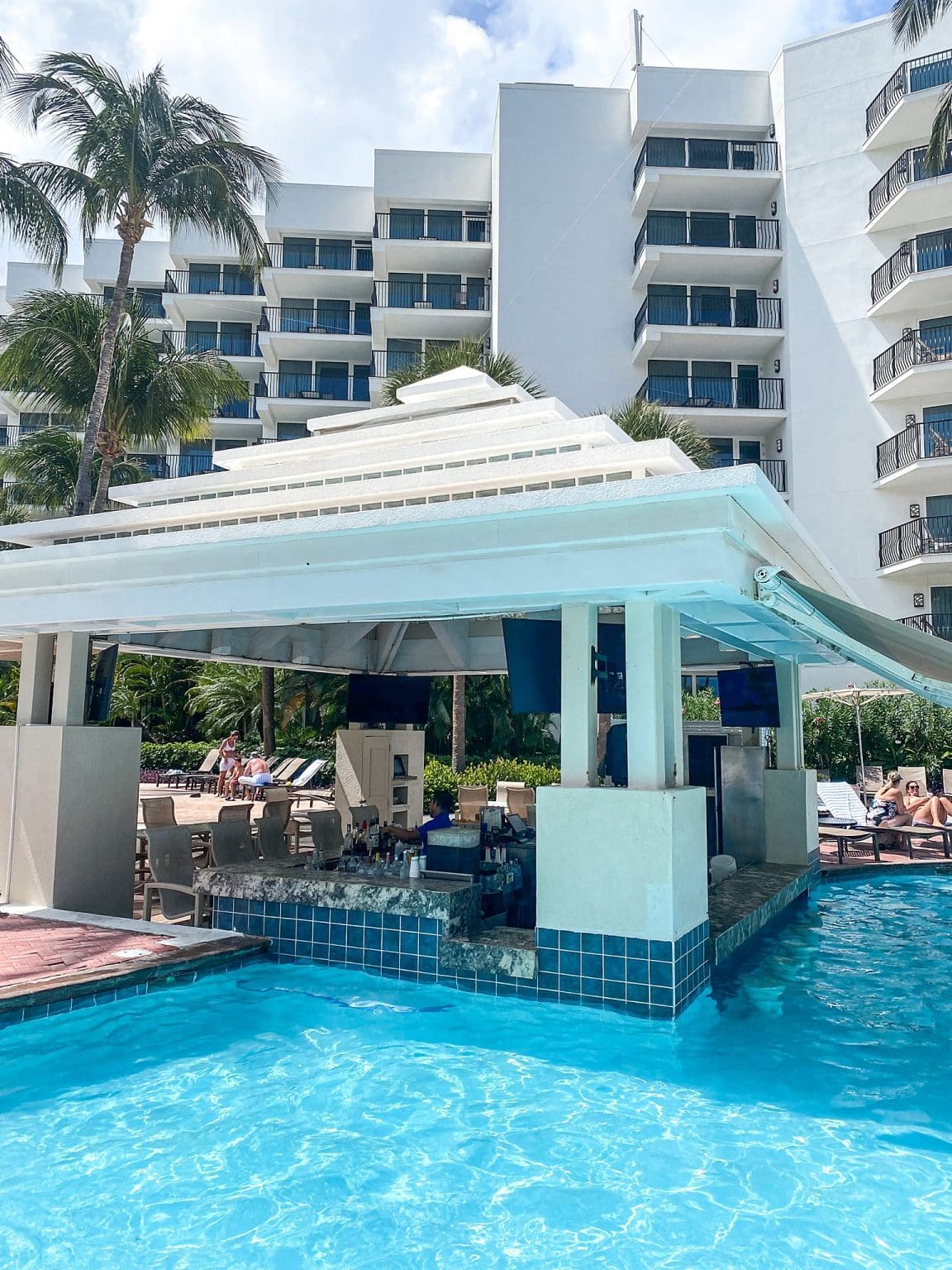 How to Spend a Perfect Honeymoon at the Aruba Marriott Resort